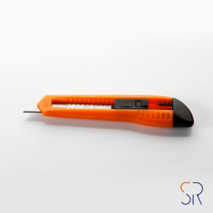 Cutter de cuchilla fragmentable de 18mm con guía de plástico